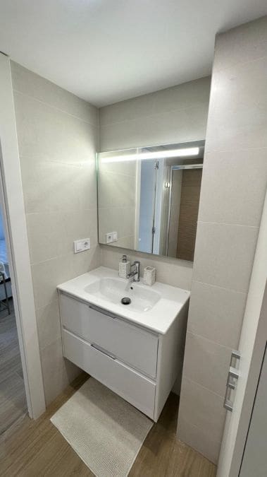 Apartment for sale in Torrevieja - € 110,000 (Ref: 9823057)