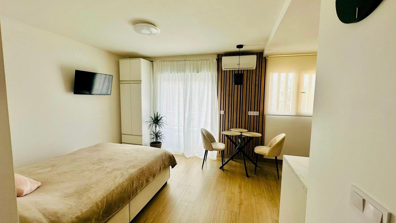 Apartment for sale in Torrevieja - € 110,000 (Ref: 9823057)