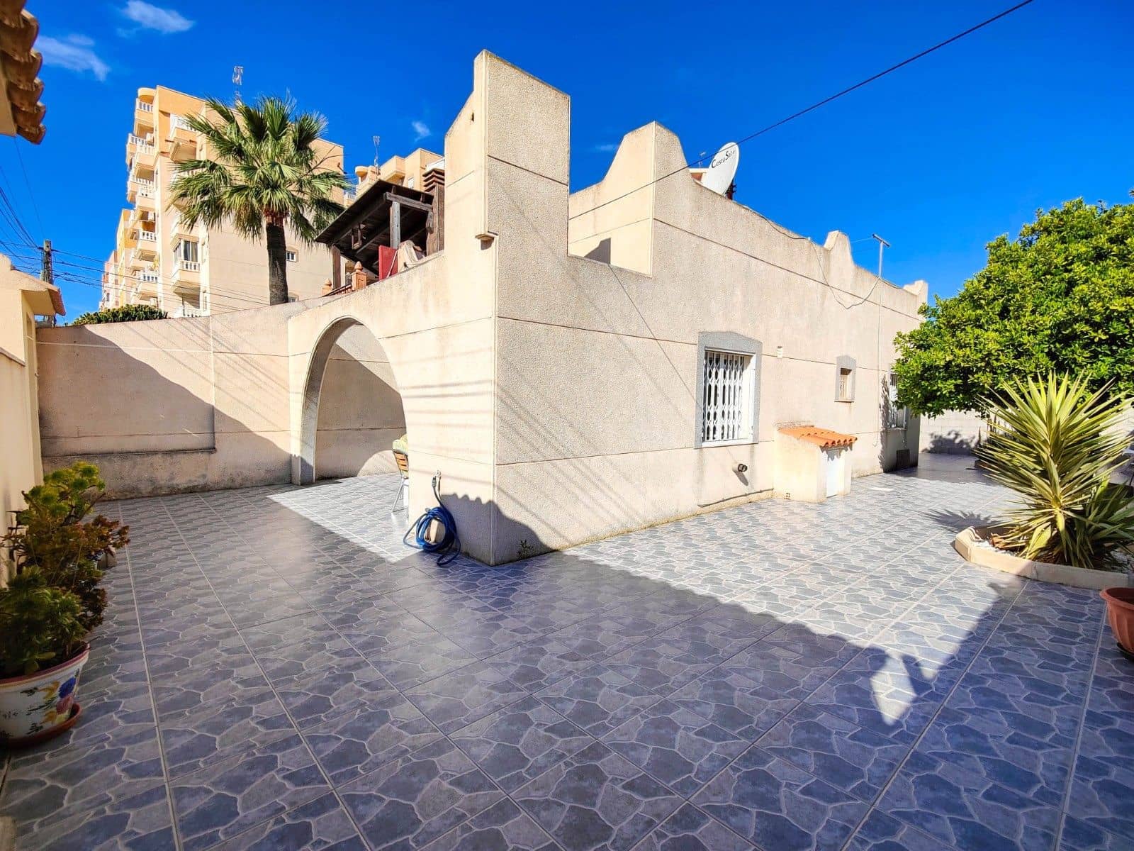 2 makuuhuone Paritalo myytävänä paikassa Torrevieja mukana 
autotalli - 219 900 € (Ref: 9823074)