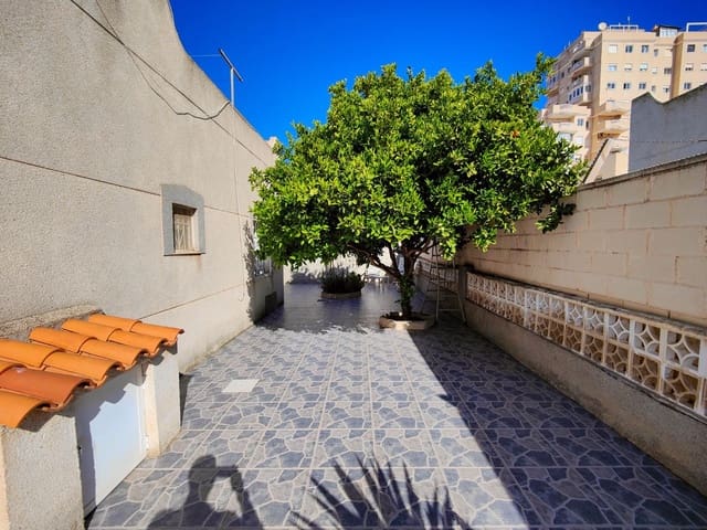 2 makuuhuone Paritalo myytävänä paikassa Playa del Cura, Torrevieja mukana 
autotalli - 219 900 € (Ref: 9823074)