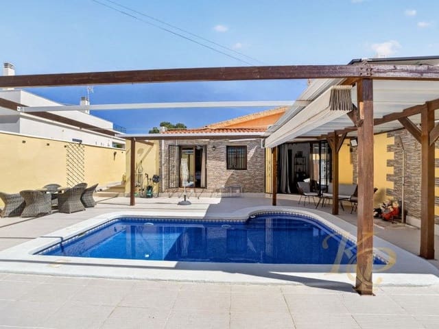 3 soveværelse Villa til salg i Playa de los Locos, Torrevieja - € 525.000 (Ref: 9825455)