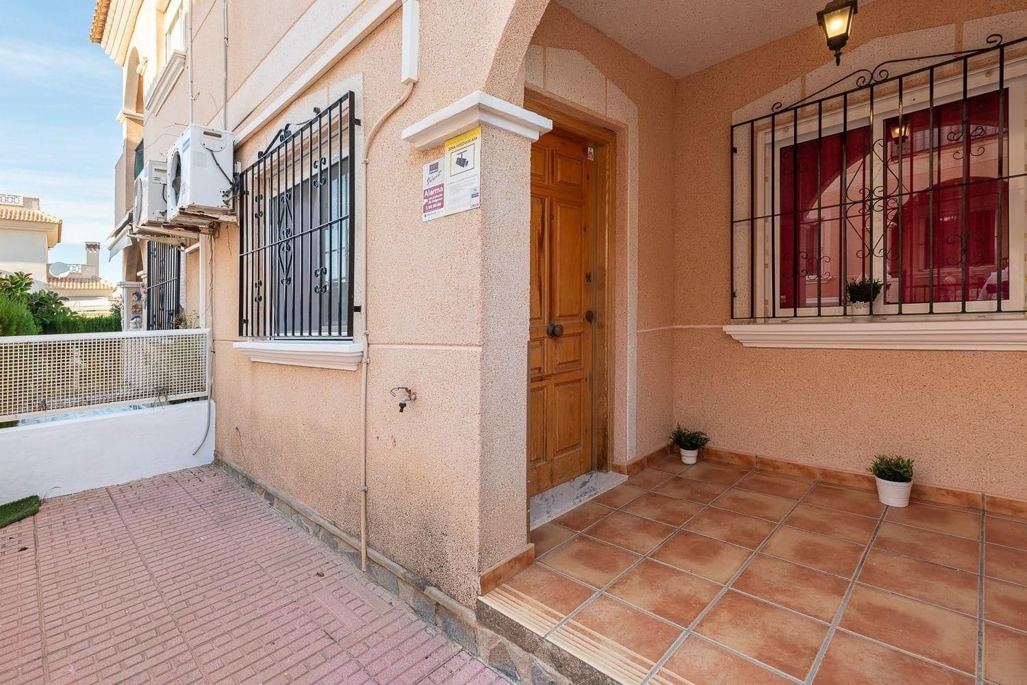 2 soveværelse Bungalow til salg i Cabo Roig med swimmingpool - € 159.900 (Ref: 9825459)