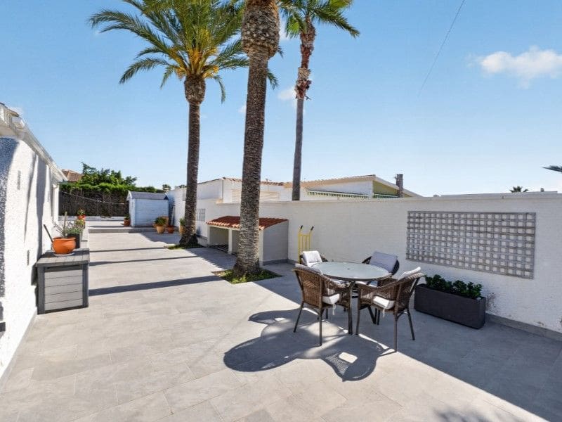 3 soveværelse Villa til salg i Torrevieja - € 379.000 (Ref: 9827134)