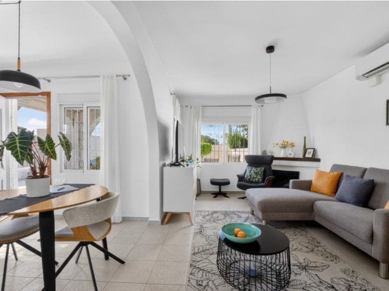 3 soveværelse Villa til salg i Torrevieja - € 379.000 (Ref: 9827134)