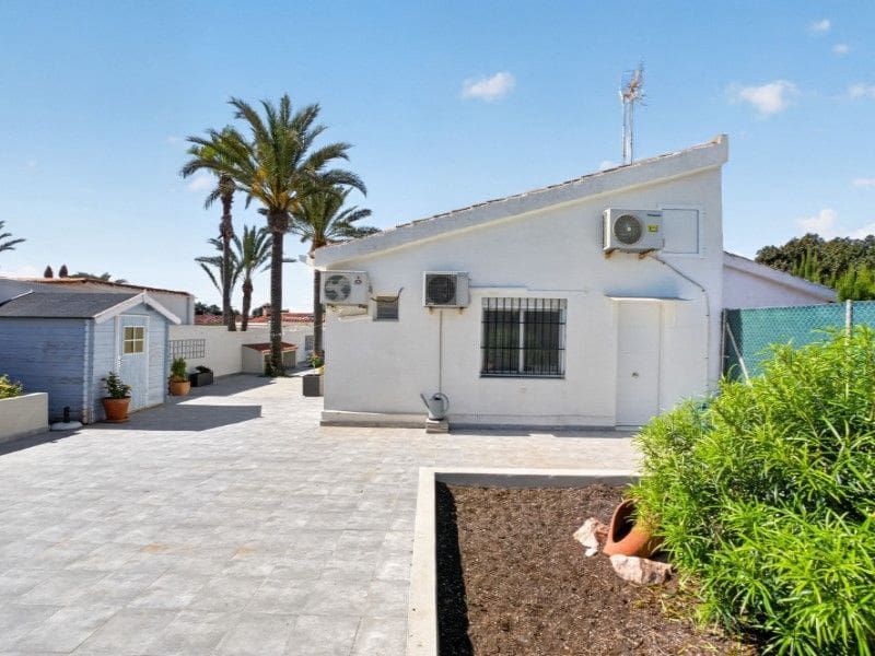 3 soveværelse Villa til salg i Torrevieja - € 379.000 (Ref: 9827134)