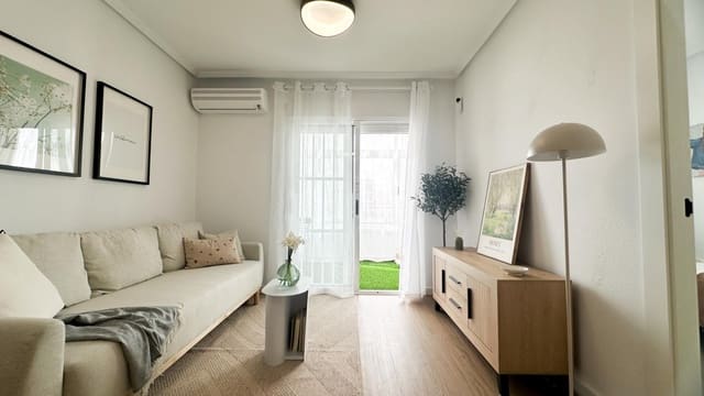 Apartamento de 2 habitaciones en Punta Prima, Orihuela en venta - 194.800 € (Ref: 9833865)