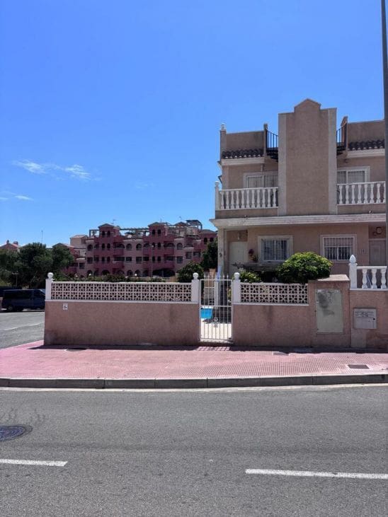 3 bedroom Townhouse for sale in Filipinas with pool - € 219,000 (Ref: 9833884)