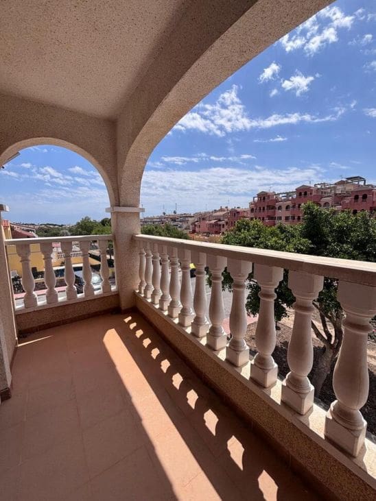 3 bedroom Townhouse for sale in Filipinas with pool - € 219,000 (Ref: 9833884)