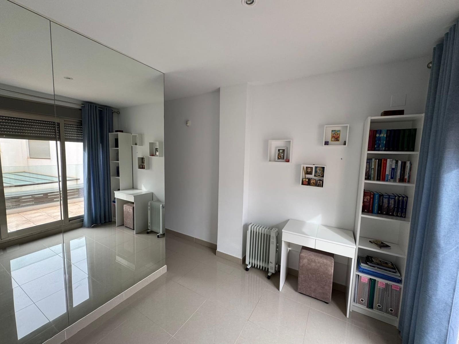 3 soveværelse Rækkehus til salg i Punta Prima med swimmingpool - € 355.000 (Ref: 9846594)