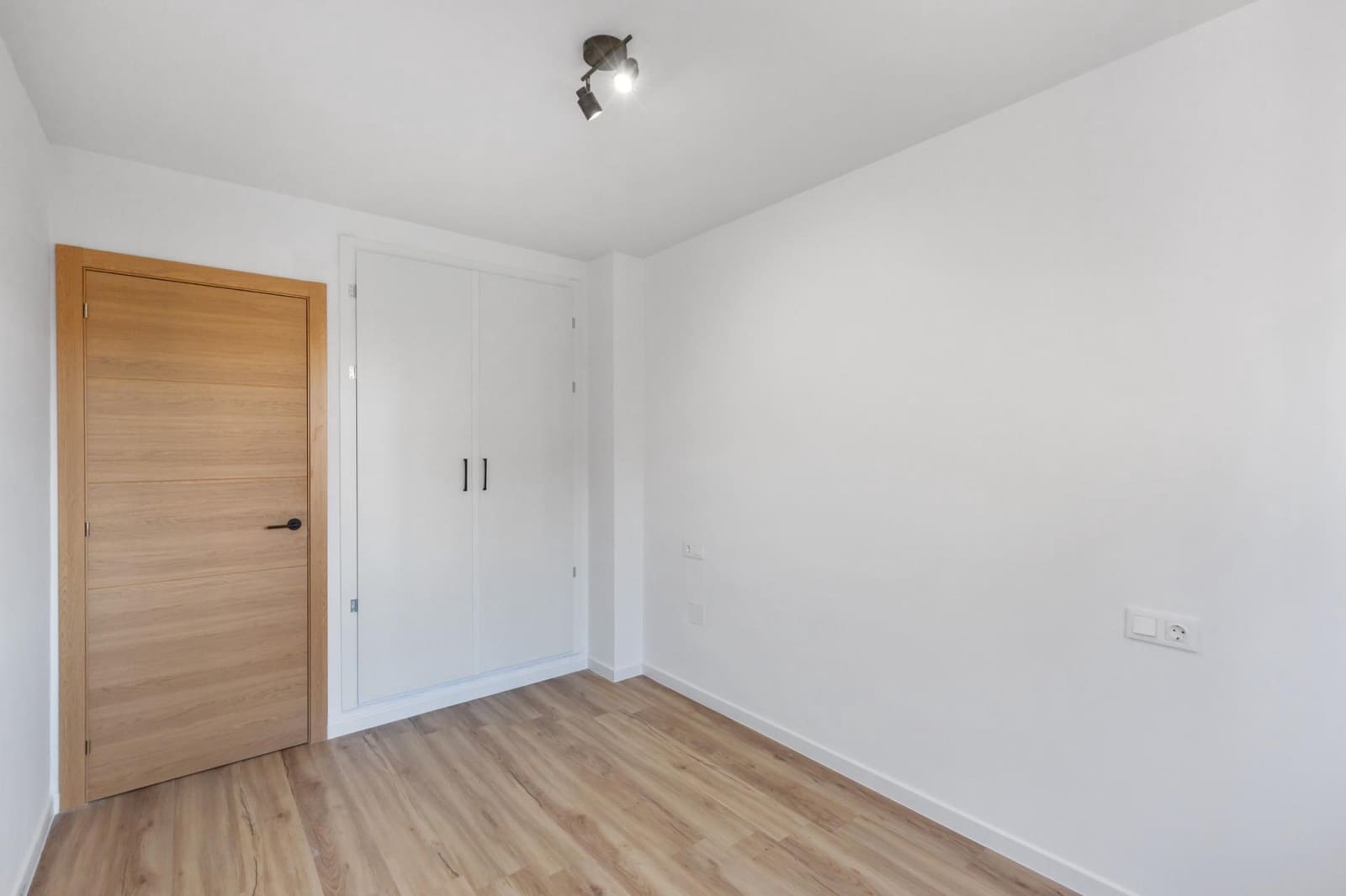2 soverom Leilighet til salgs i Torrevieja med svømmebasseng - € 149 990 (Ref: 9846595)