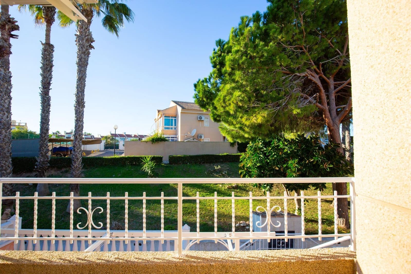 2 soverom Leilighet til salgs i Torrevieja med svømmebasseng - € 149 990 (Ref: 9846595)