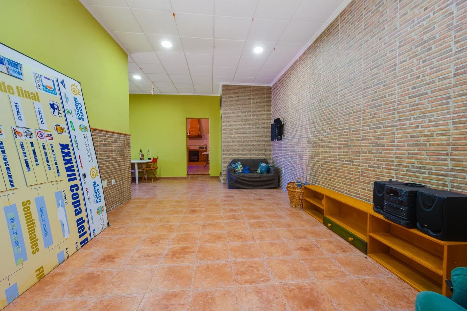 5 bedroom Villa for sale in San Miguel de Salinas with garage - € 495,000 (Ref: 9846598)