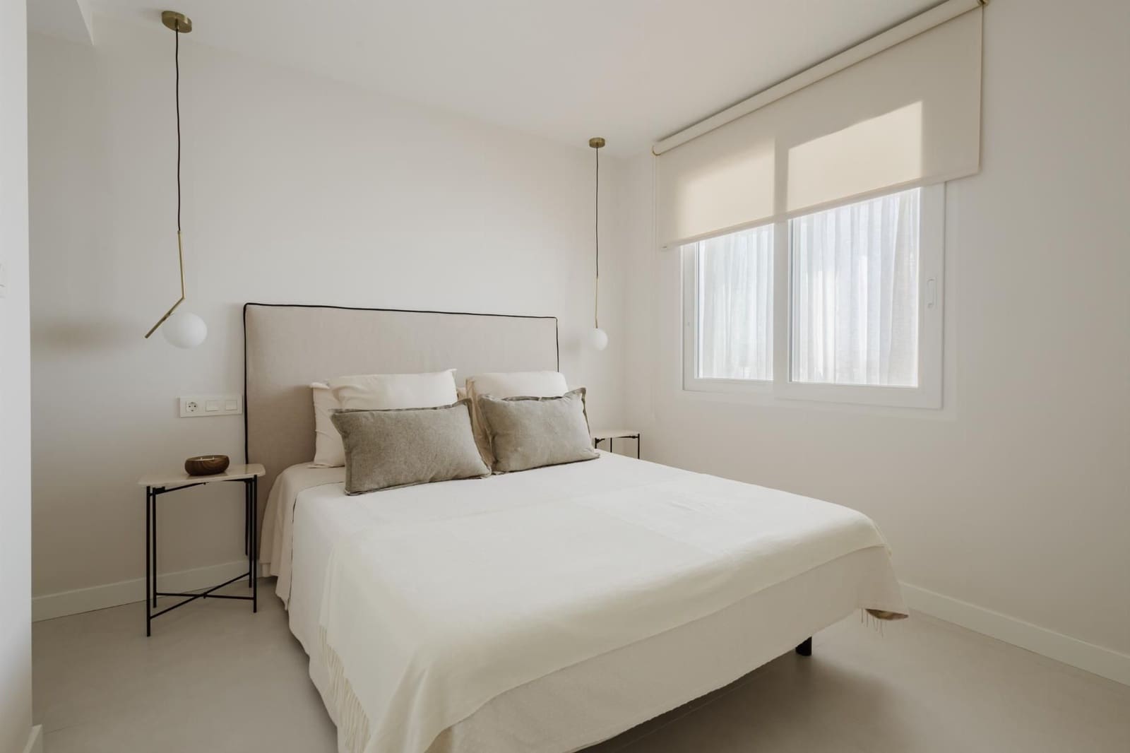 3 bedroom Apartment for rent in Torrevieja with pool - € 1,800 (Ref: 9846601)