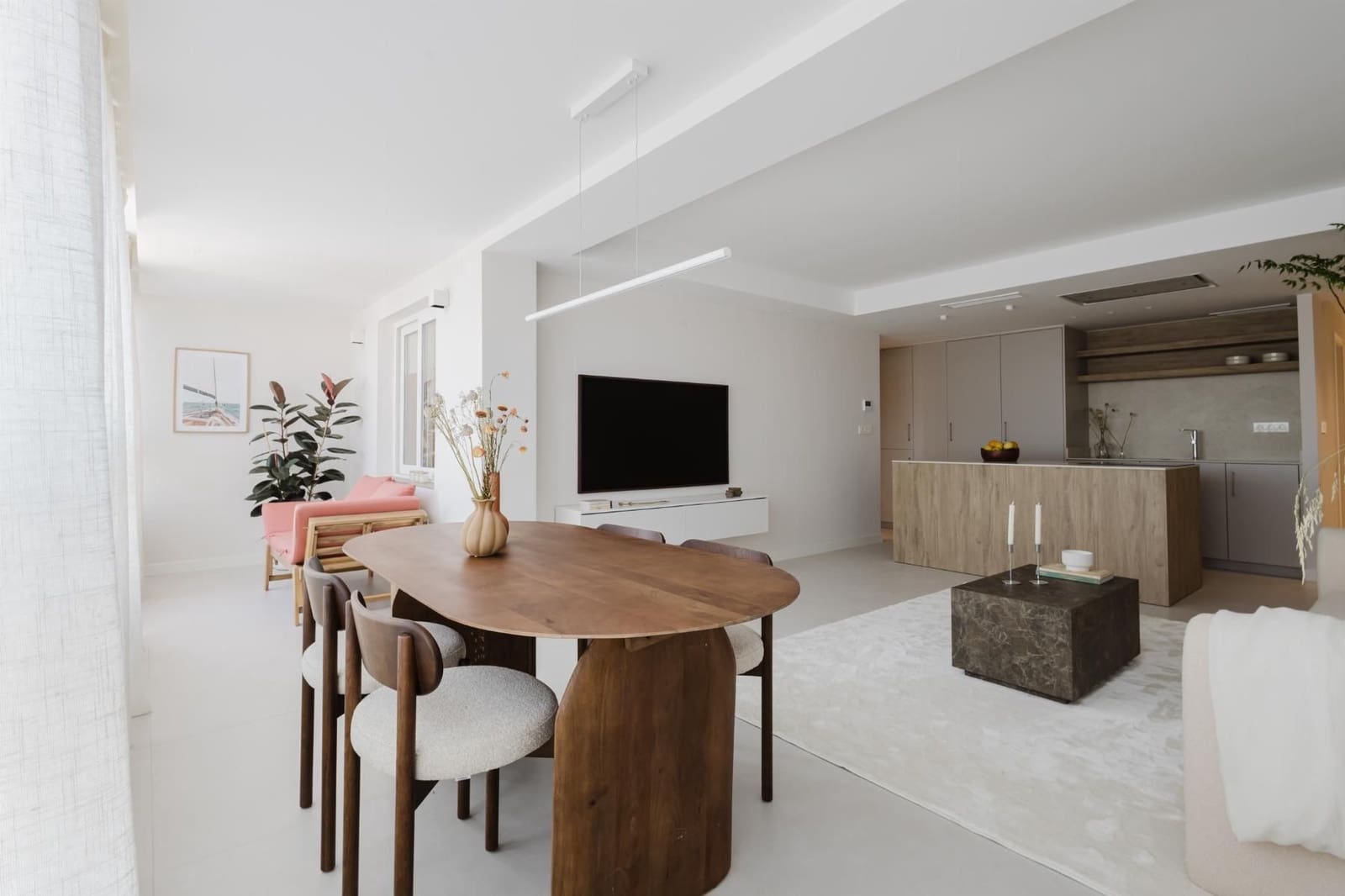 3 bedroom Apartment for rent in Torrevieja with pool - € 1,800 (Ref: 9846601)
