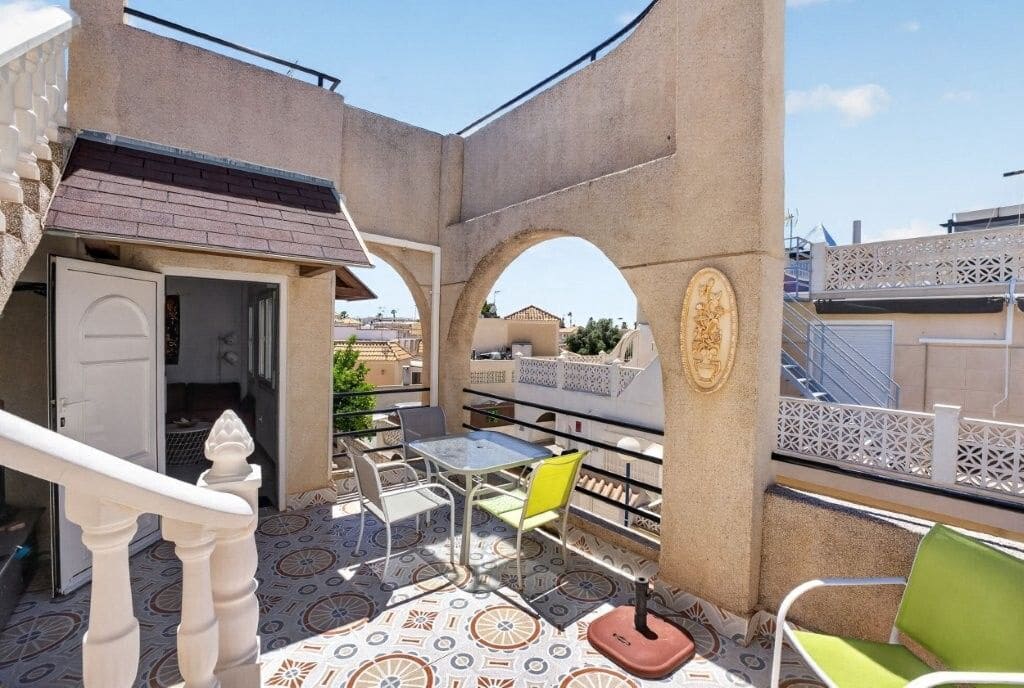 1 Zimmer Penthouse zu verkaufen in Torrevieja mit Pool - 115.000 € (Ref: 9849584)