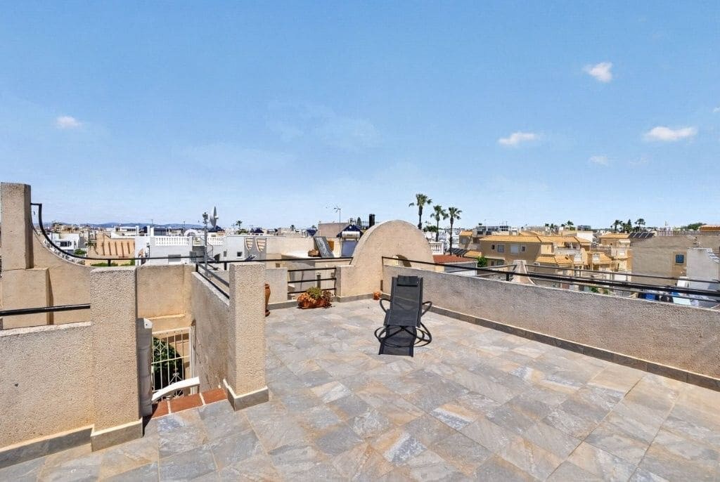 1 Zimmer Penthouse zu verkaufen in Torrevieja mit Pool - 115.000 € (Ref: 9849584)