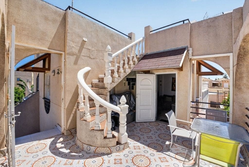 1 Zimmer Penthouse zu verkaufen in Torrevieja mit Pool - 115.000 € (Ref: 9849584)