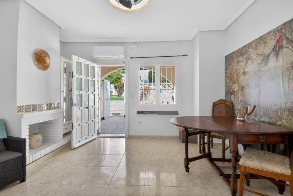 4 chambre Appartement à vendre à Torrevieja avec piscine - 185 000 € (Ref: 9849587)