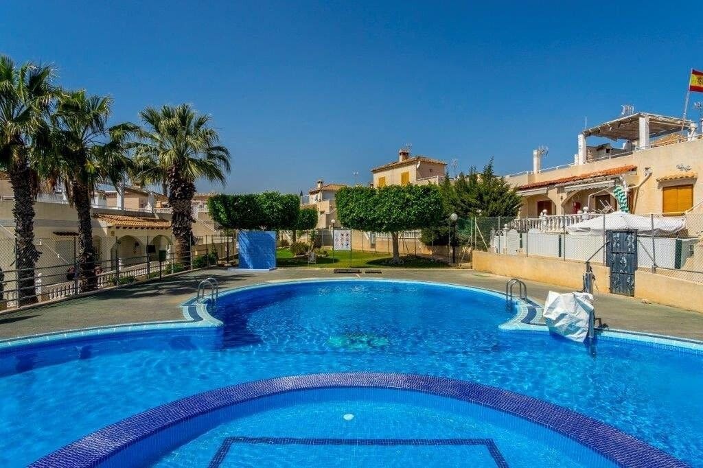 4 chambre Appartement à vendre à Torrevieja avec piscine - 185 000 € (Ref: 9849587)