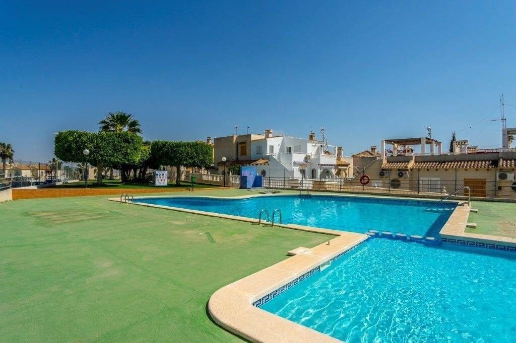 4 chambre Appartement à vendre à Torrevieja avec piscine - 185 000 € (Ref: 9849587)