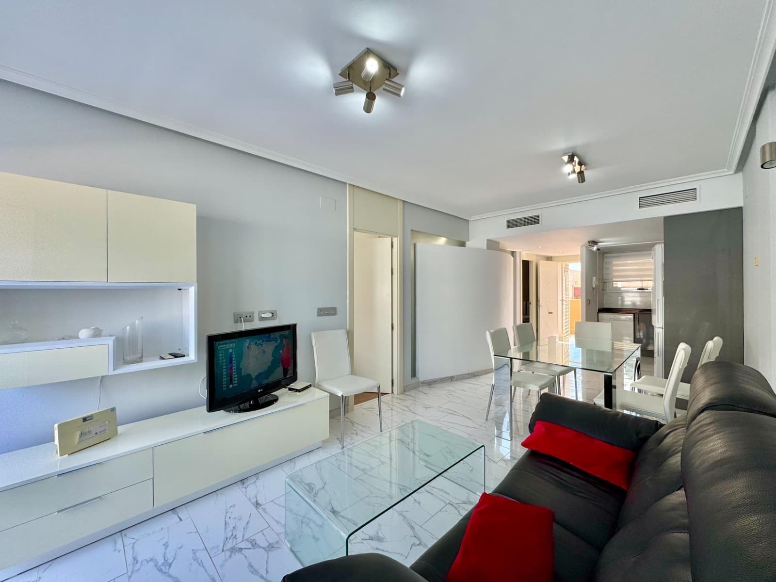 2 makuuhuone Huoneisto myytävänä paikassa Orihuela Costa mukana uima-altaan - 229 950 € (Ref: 9849591)