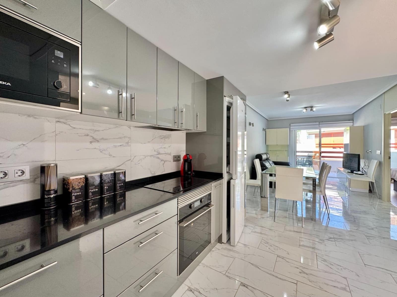 2 makuuhuone Huoneisto myytävänä paikassa Orihuela Costa mukana uima-altaan - 229 950 € (Ref: 9849591)
