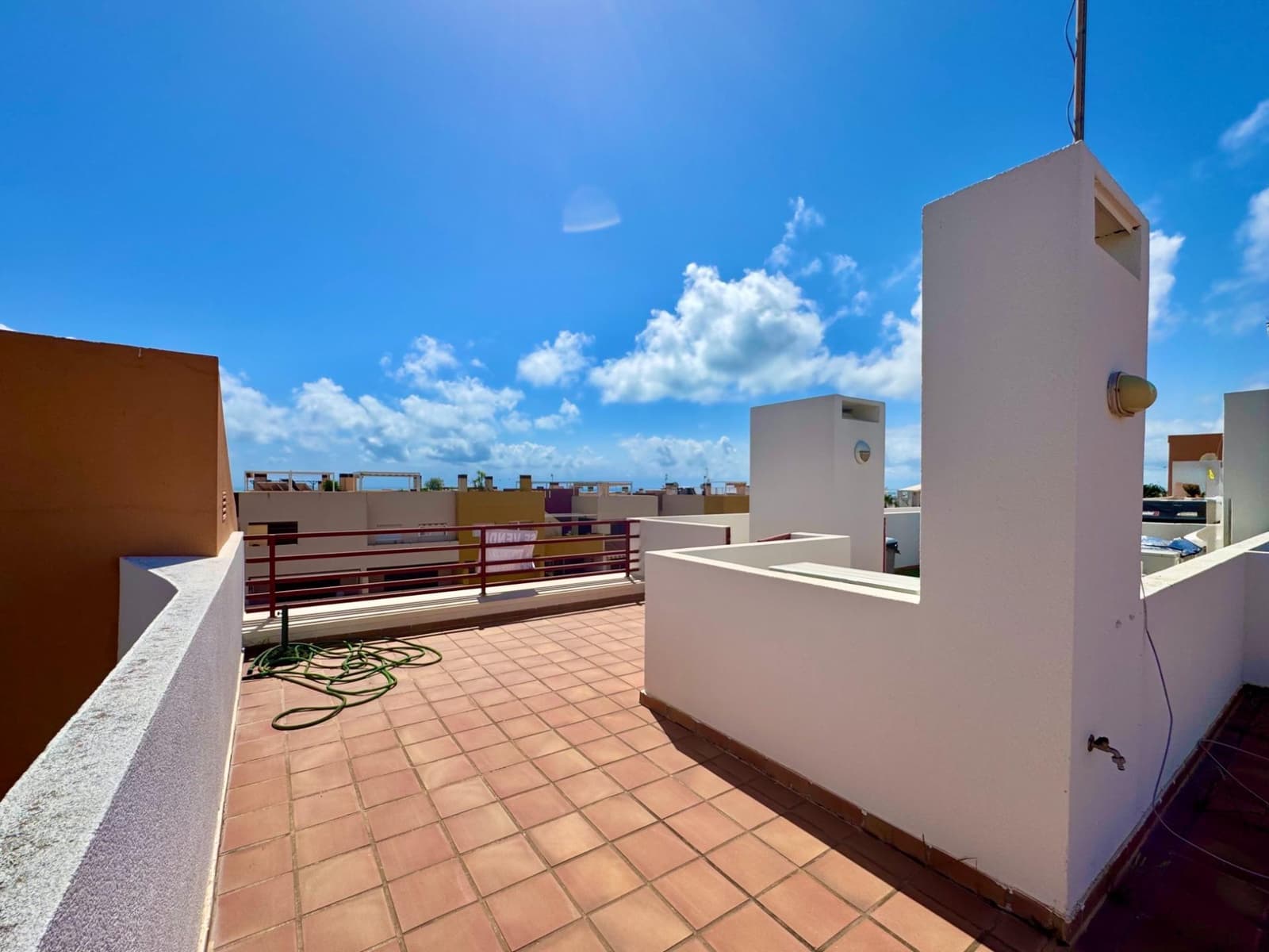 2 makuuhuone Huoneisto myytävänä paikassa Orihuela Costa mukana uima-altaan - 229 950 € (Ref: 9849591)