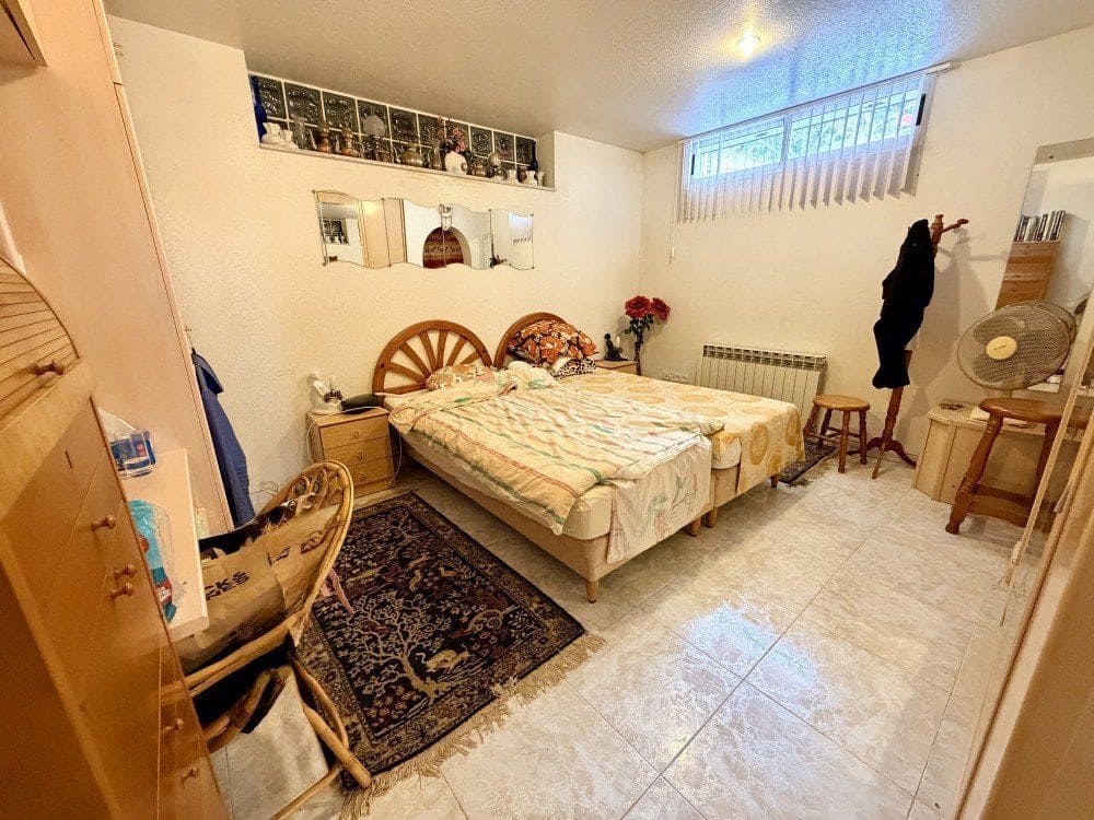 4 bedroom Villa for sale in Rojales with garage - € 390,000 (Ref: 9849594)
