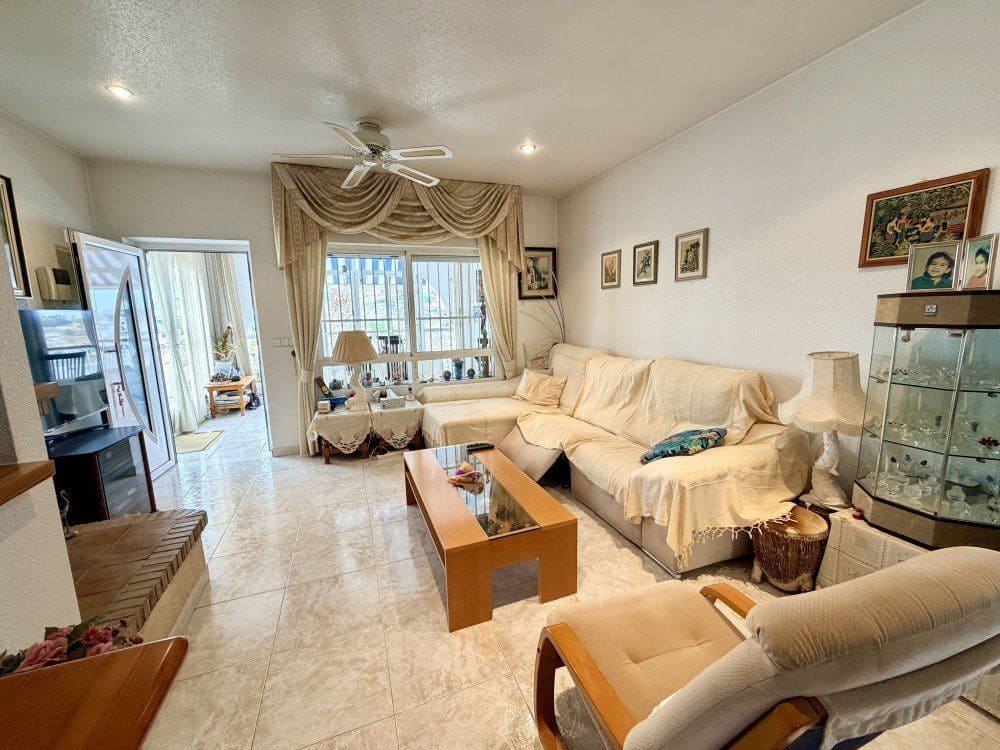 4 bedroom Villa for sale in Rojales with garage - € 390,000 (Ref: 9849594)