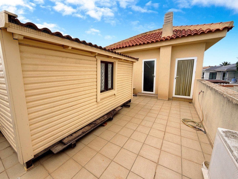 4 bedroom Villa for sale in Rojales with garage - € 390,000 (Ref: 9849594)