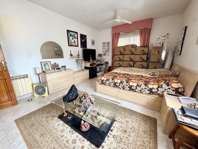4 bedroom Villa for sale in Rojales with garage - € 390,000 (Ref: 9849594)