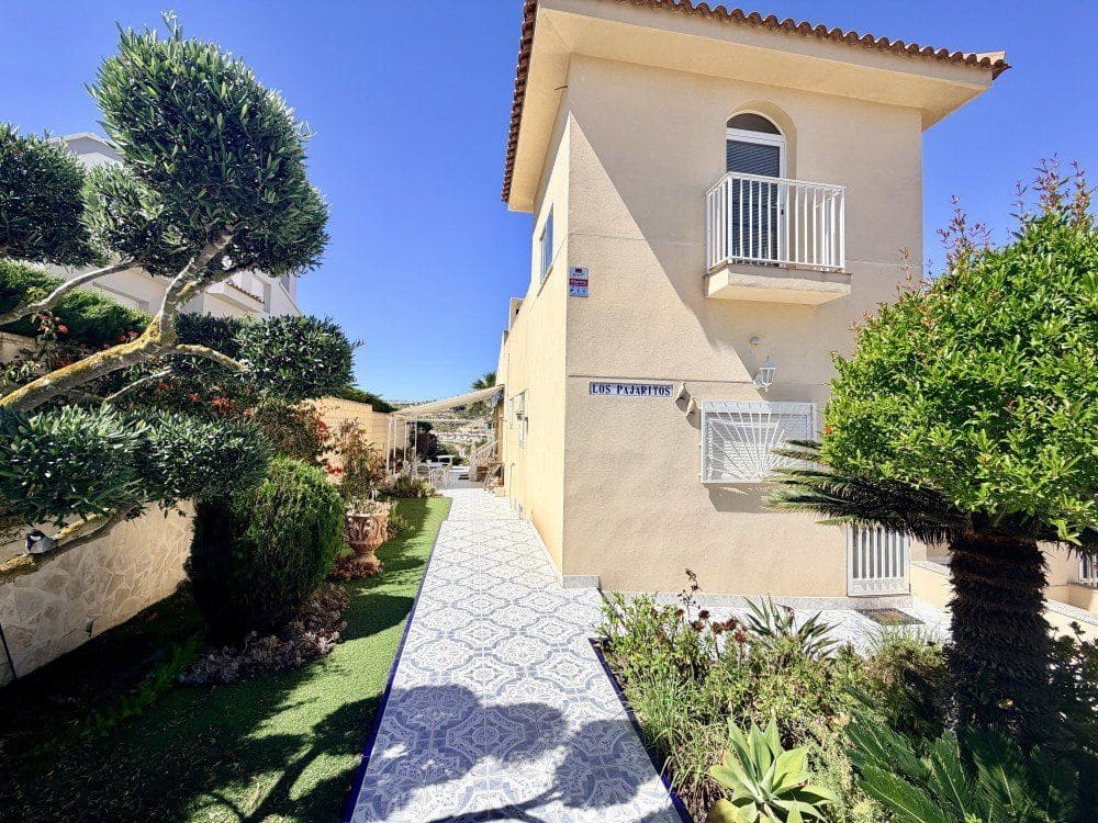 4 bedroom Villa for sale in Rojales with garage - € 390,000 (Ref: 9849594)