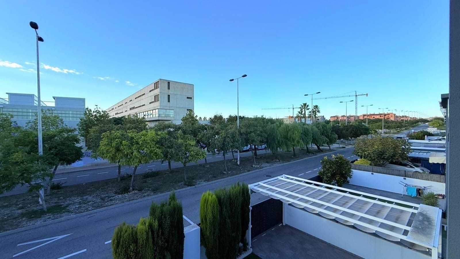 3 sypialnia Dom na sprzedaż w Torrevieja z basenem - 349 900 € (Ref: 9849602)