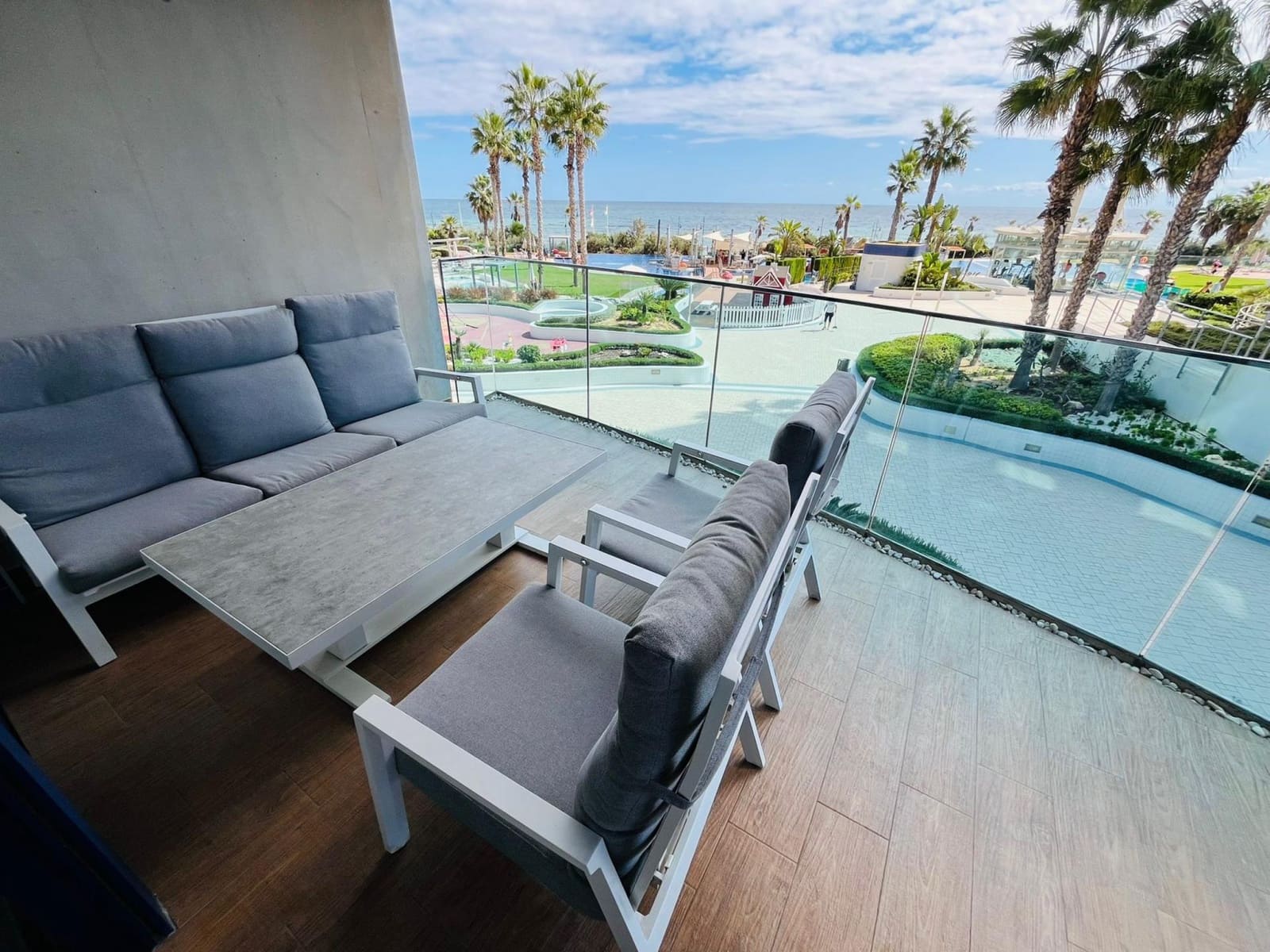 3 chambre Appartement à vendre à Punta Prima avec garage - 469 950 € (Ref: 9852304)