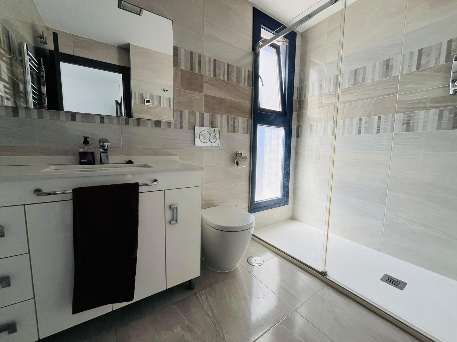 3 chambre Appartement à vendre à Punta Prima avec garage - 469 950 € (Ref: 9852304)