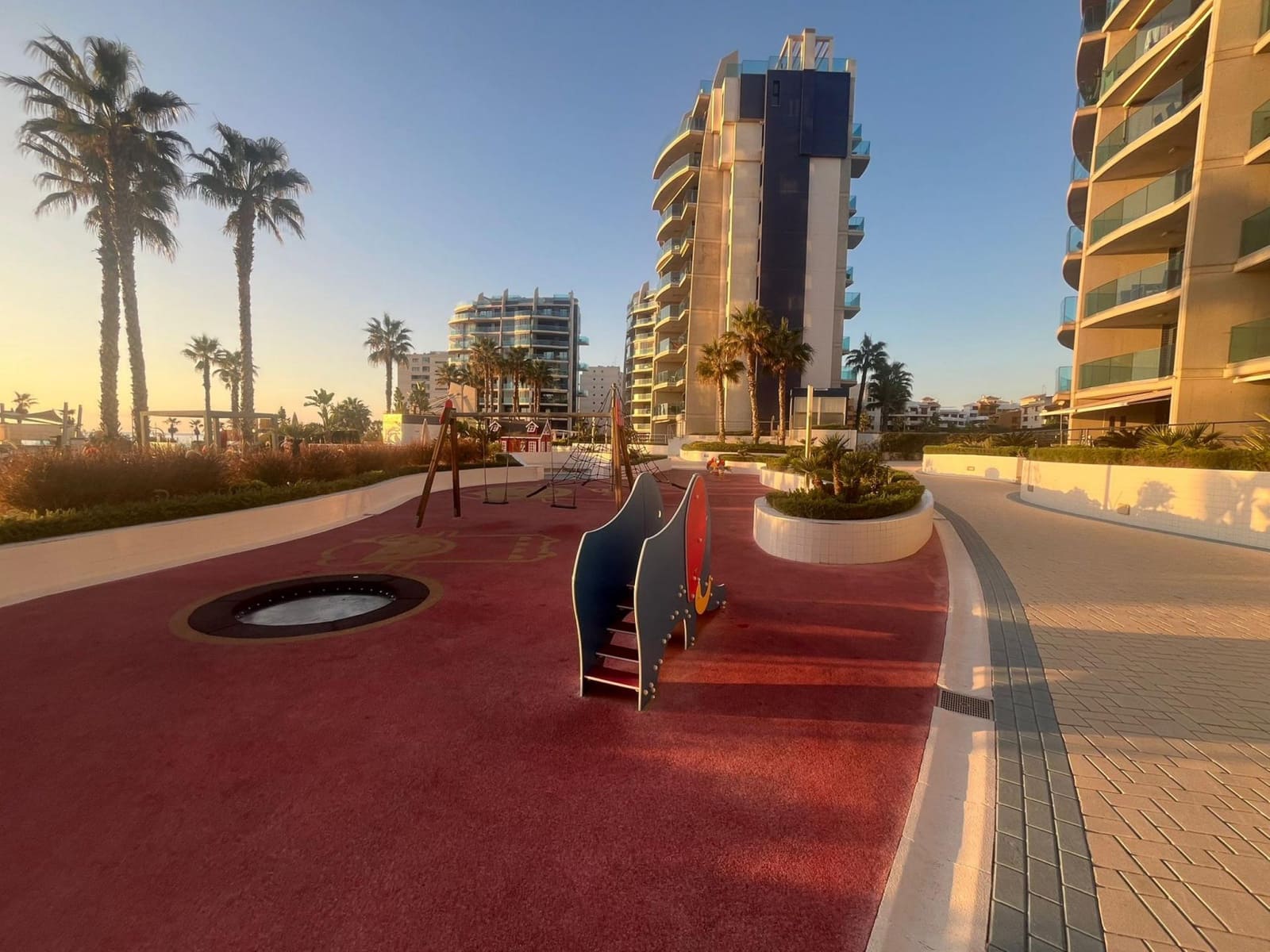 3 chambre Appartement à vendre à Punta Prima avec garage - 469 950 € (Ref: 9852304)