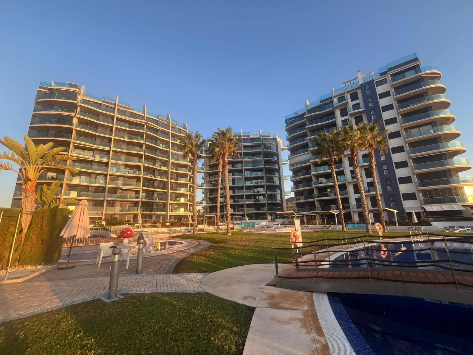 3 chambre Appartement à vendre à Punta Prima avec garage - 469 950 € (Ref: 9852304)