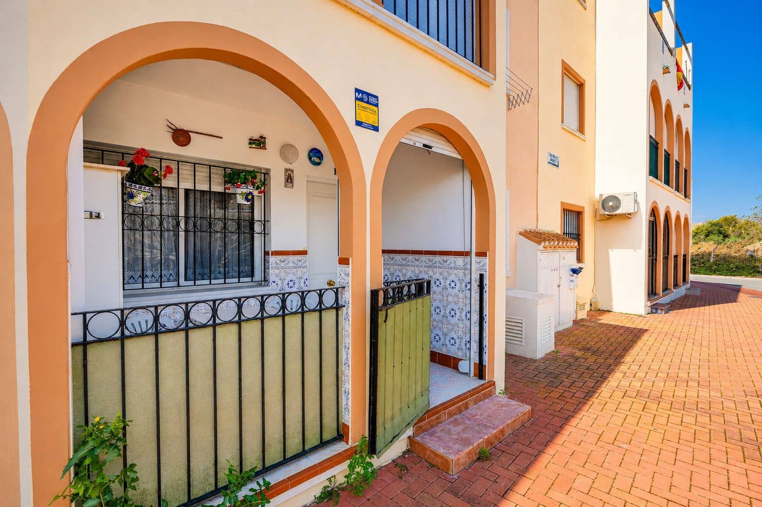 2 chambre Bungalow à vendre à Torrevieja avec piscine - 139 000 € (Ref: 9852307)