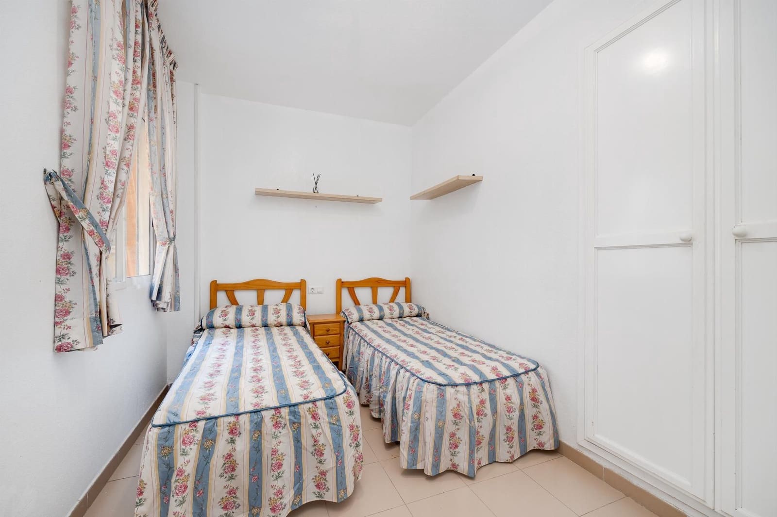 2 chambre Bungalow à vendre à Torrevieja avec piscine - 139 000 € (Ref: 9852307)