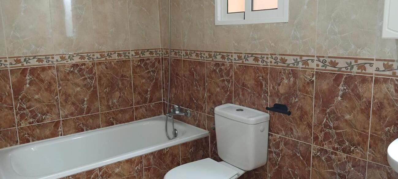 2 bedroom Apartment for sale in Los Montesinos with pool - € 125,000 (Ref: 9852311)