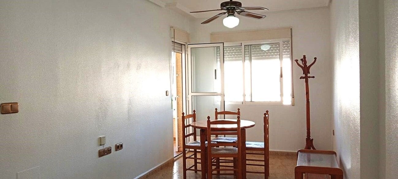 2 bedroom Apartment for sale in Los Montesinos with pool - € 125,000 (Ref: 9852311)