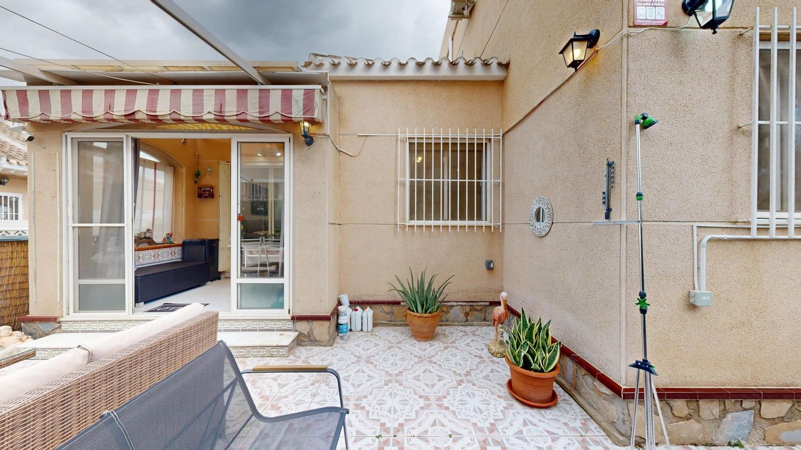 3 slaapkamer Halfvrijstaande villa te koop in San Miguel de Salinas - € 184.900 (Ref: 9852330)