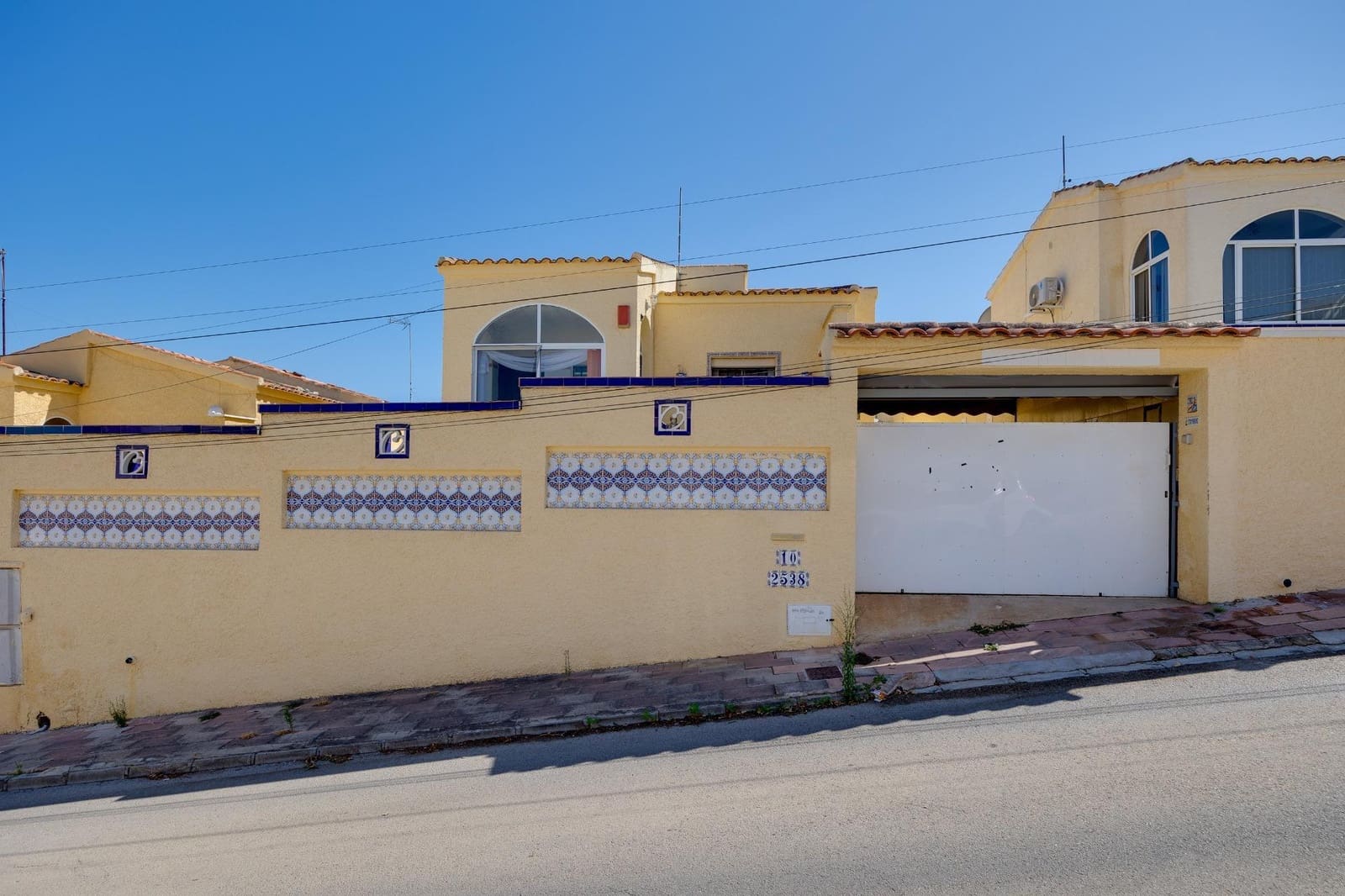 3 bedroom Villa for sale in San Fulgencio with pool - € 225,000 (Ref: 9855631)