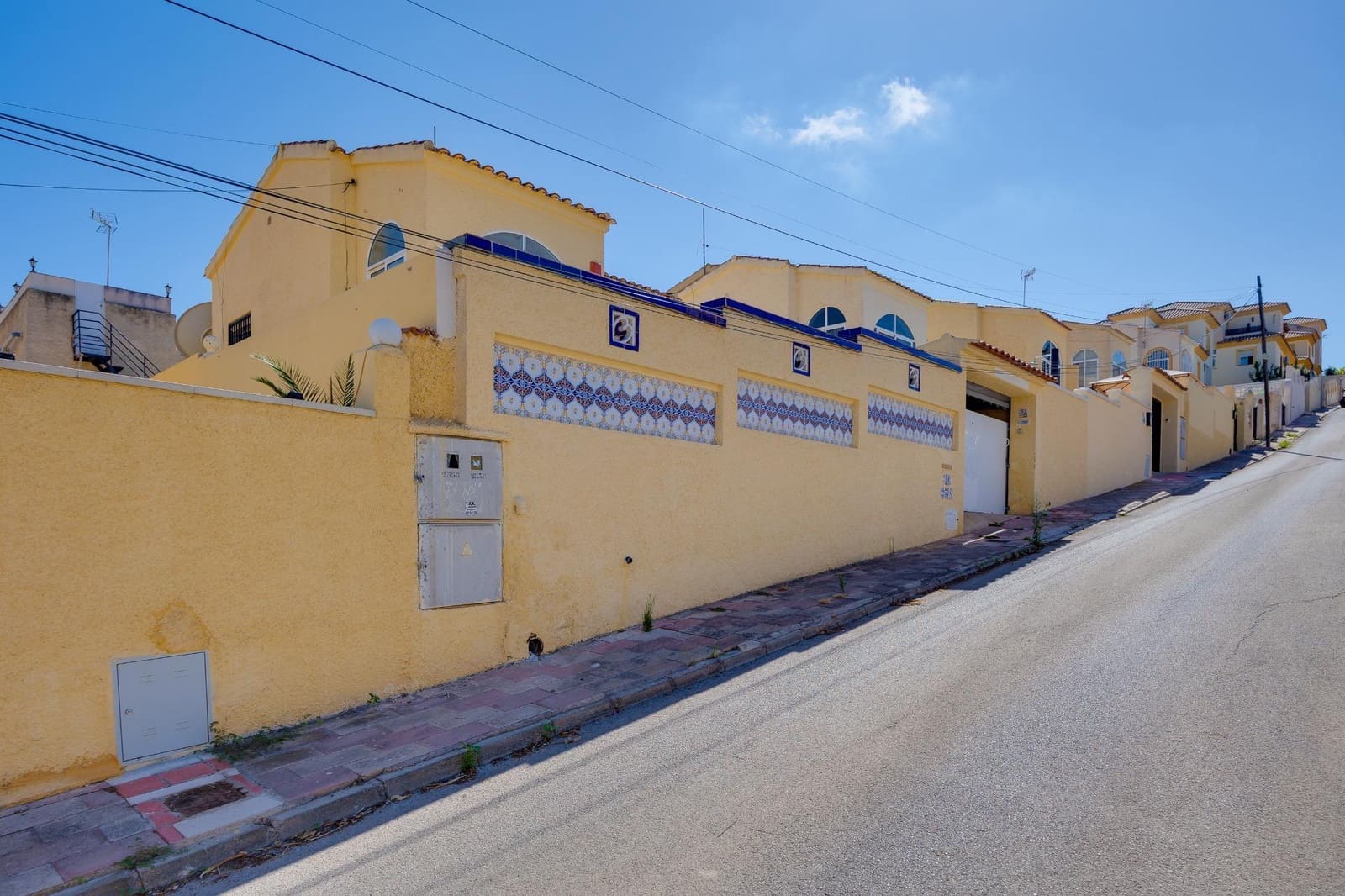 3 bedroom Villa for sale in San Fulgencio with pool - € 225,000 (Ref: 9855631)