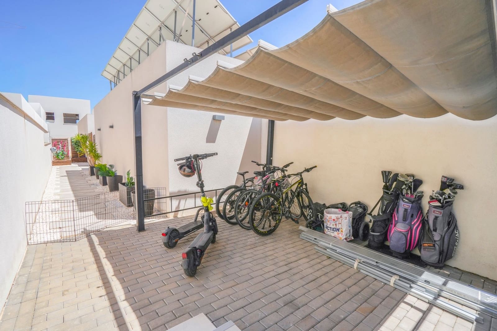 4 slaapkamer Villa te koop in Benijofar - € 640.000 (Ref: 9855636)
