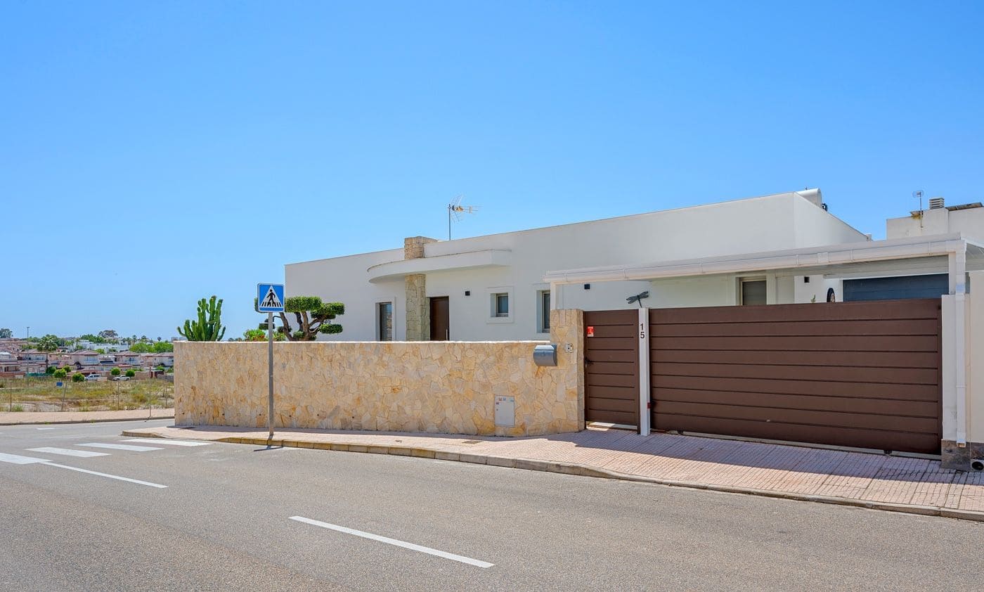 3 sypialnia Willa na sprzedaż w San Fulgencio - 595 000 € (Ref: 9855641)
