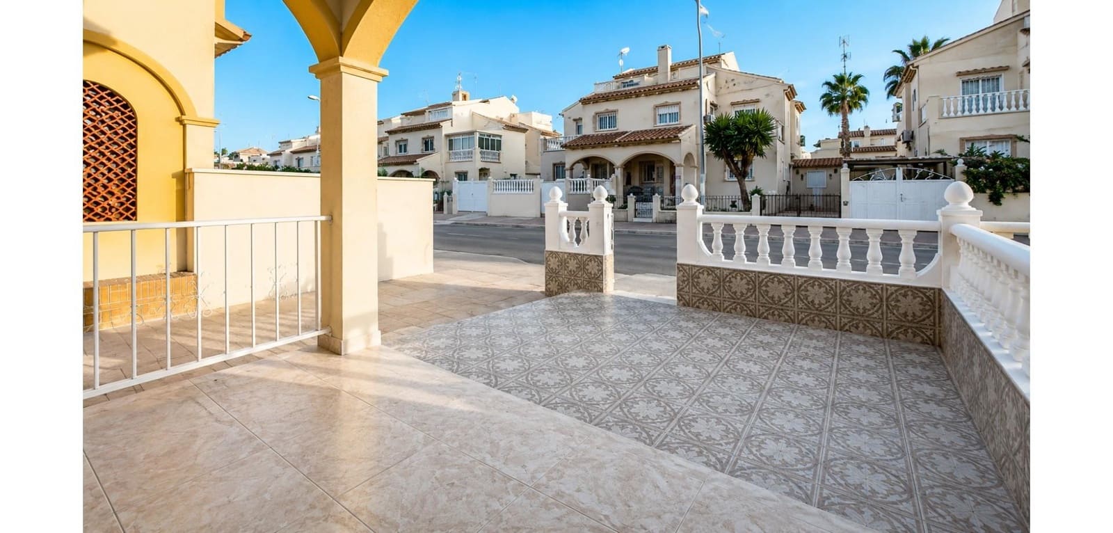 2 makuuhuone Huoneisto myytävänä paikassa Playa Flamenca mukana 
autotalli - 205 000 € (Ref: 9855642)