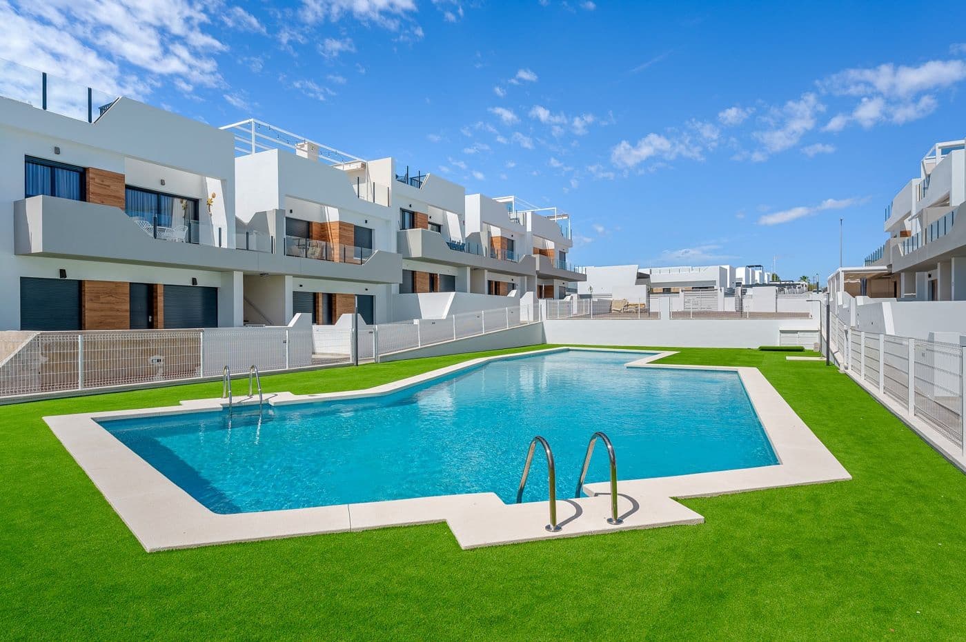 2 slaapkamer Appartement te koop in San Miguel de Salinas met zwembad - € 229.000 (Ref: 9855643)