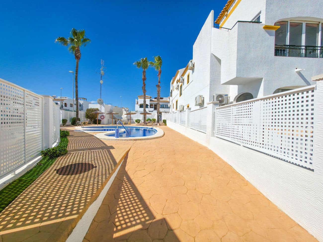 2 camera da letto Attico in vendita in Jacarilla con piscina - 135.000 € (Rif: 9855645)