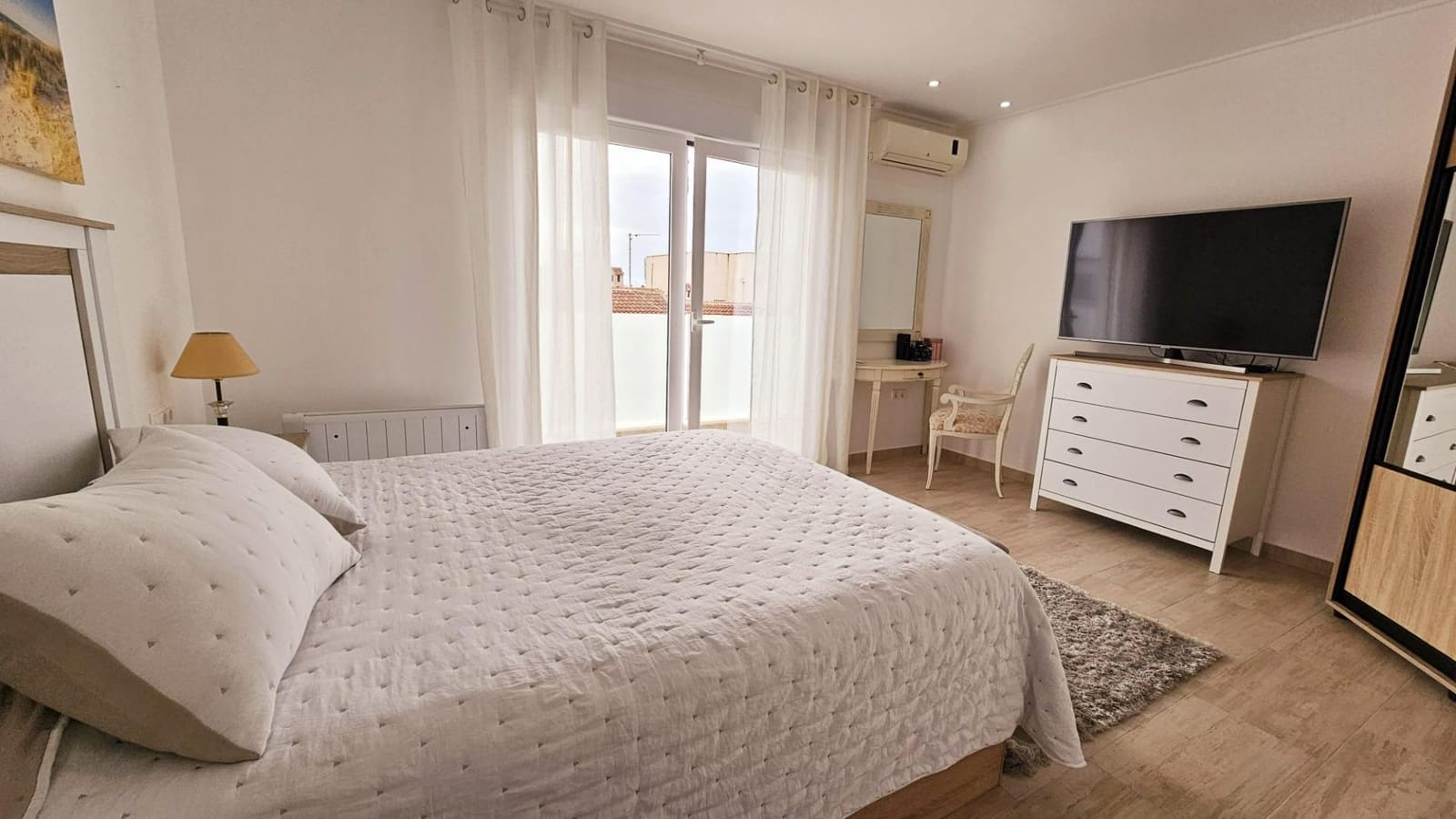 Apartamento de 2 habitaciones en Torrevieja en venta - 206.500 € (Ref: 9865375)
